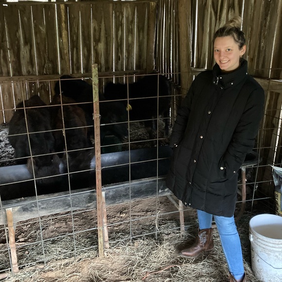 Meet your Posher, Jessica - Picture 2 of 3